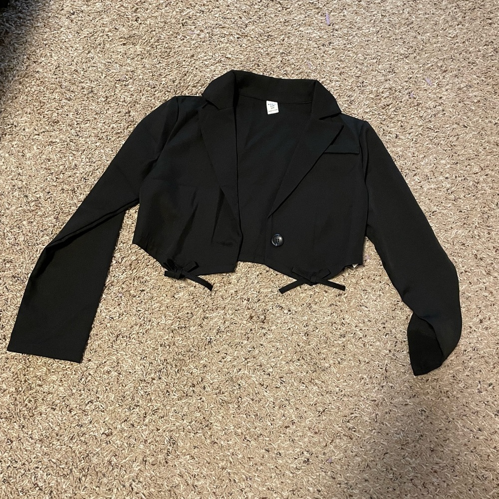 SHEIN Black Cropped Blazer